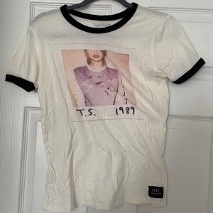 Taylor swift 1989 tour shirt sz small